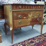 947 8600 CHEST OF DRAWERS